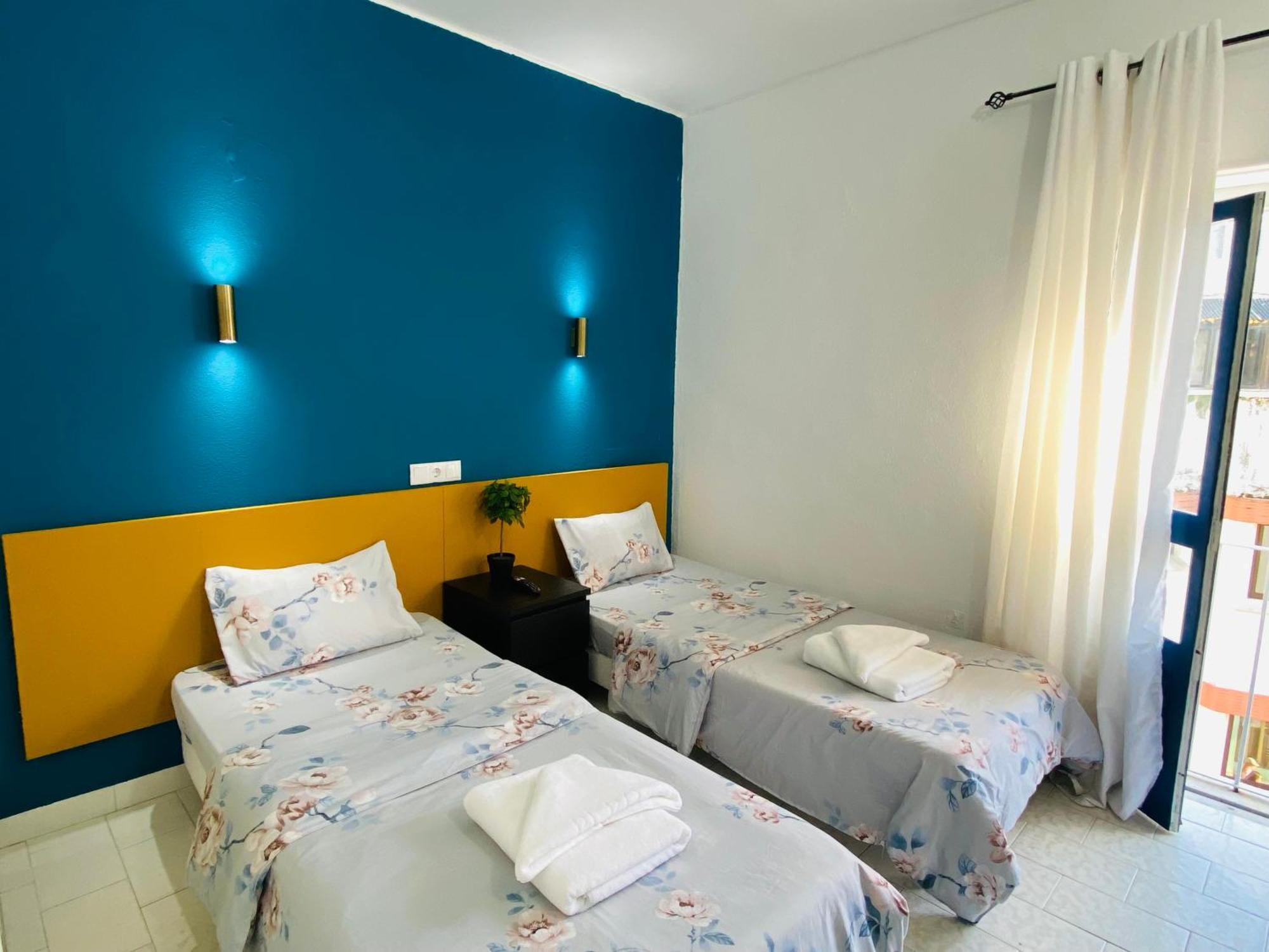 Central Atlantic Beach Guesthouse Costa de Caparica Εξωτερικό φωτογραφία