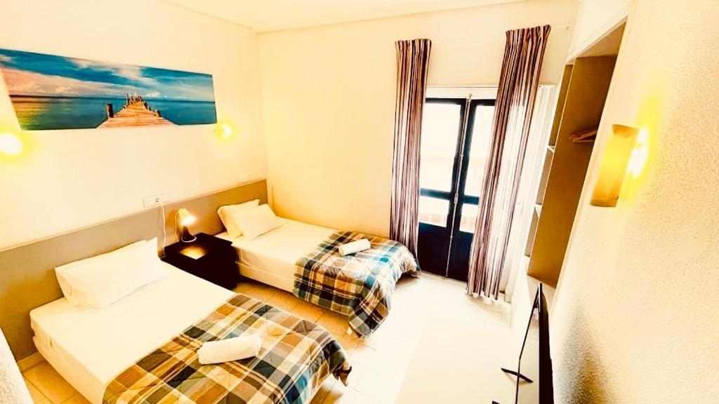 Central Atlantic Beach Guesthouse Costa de Caparica Εξωτερικό φωτογραφία